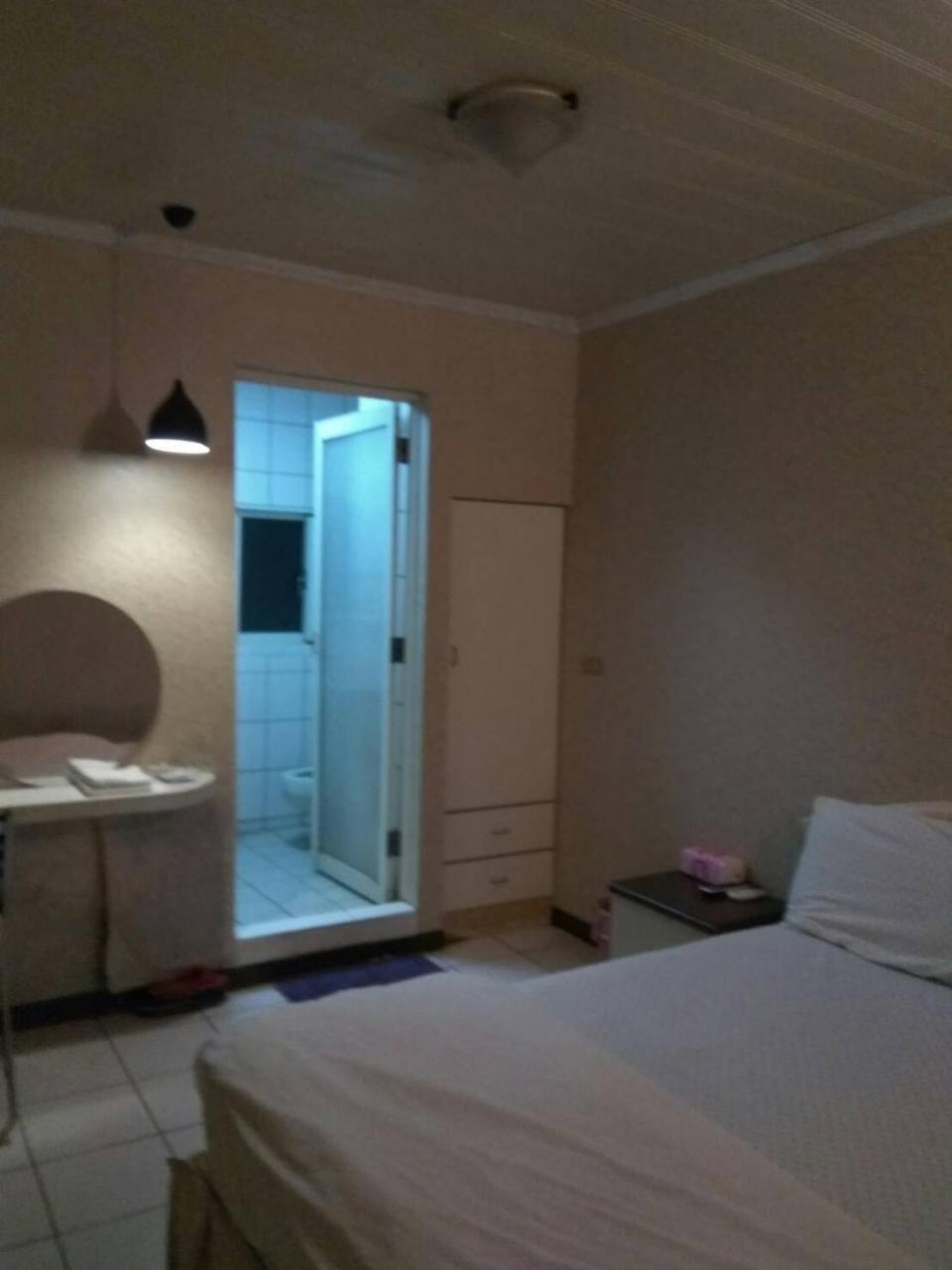 Hua Bin Hotel Yilan Esterno foto