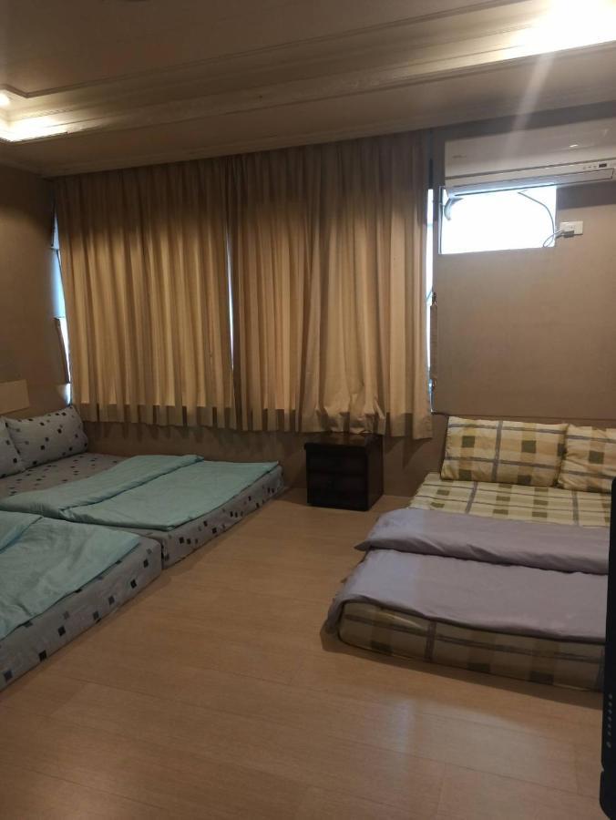 Hua Bin Hotel Yilan Esterno foto